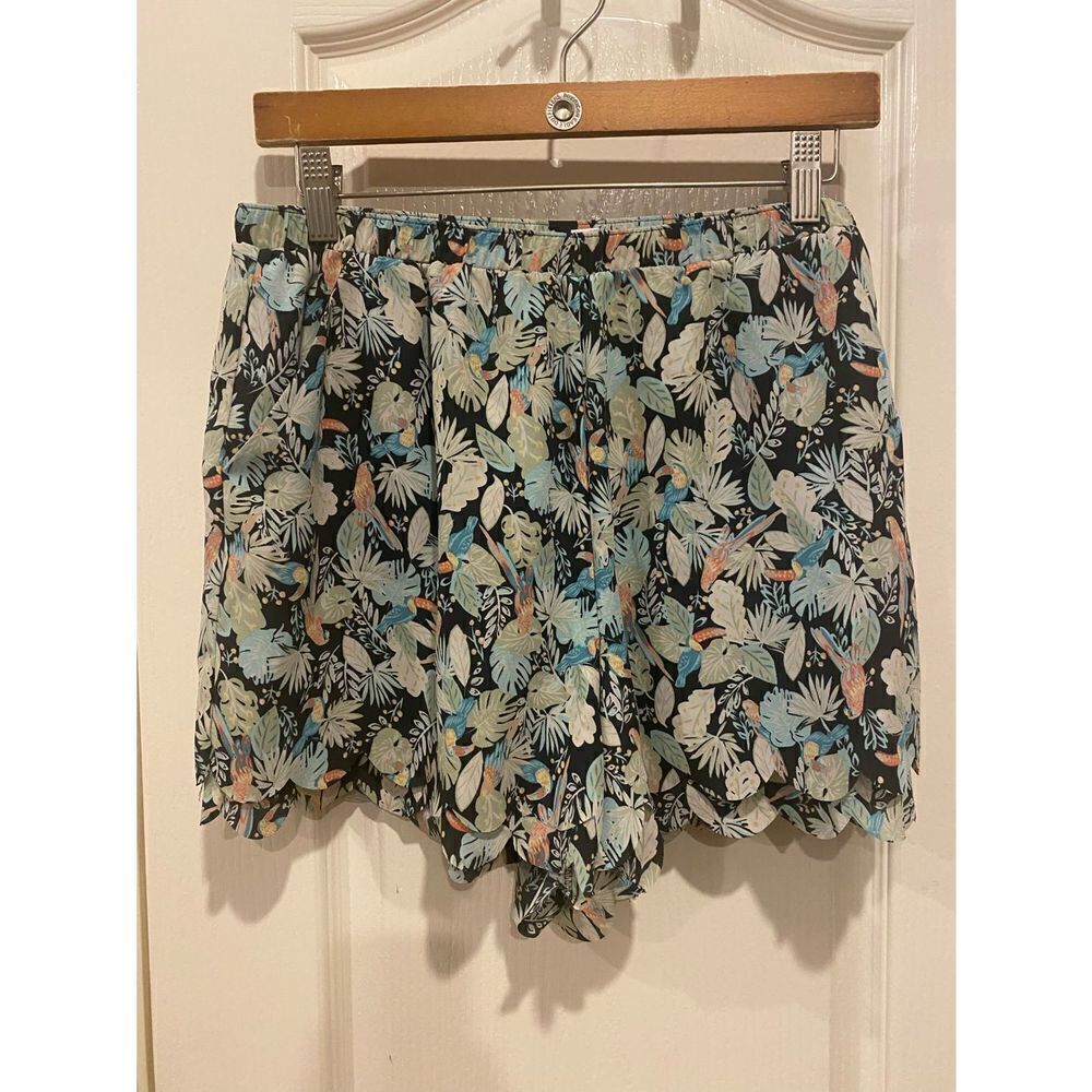 Lauren Conrad Tropical Scallop Trim Shorts Size Medium